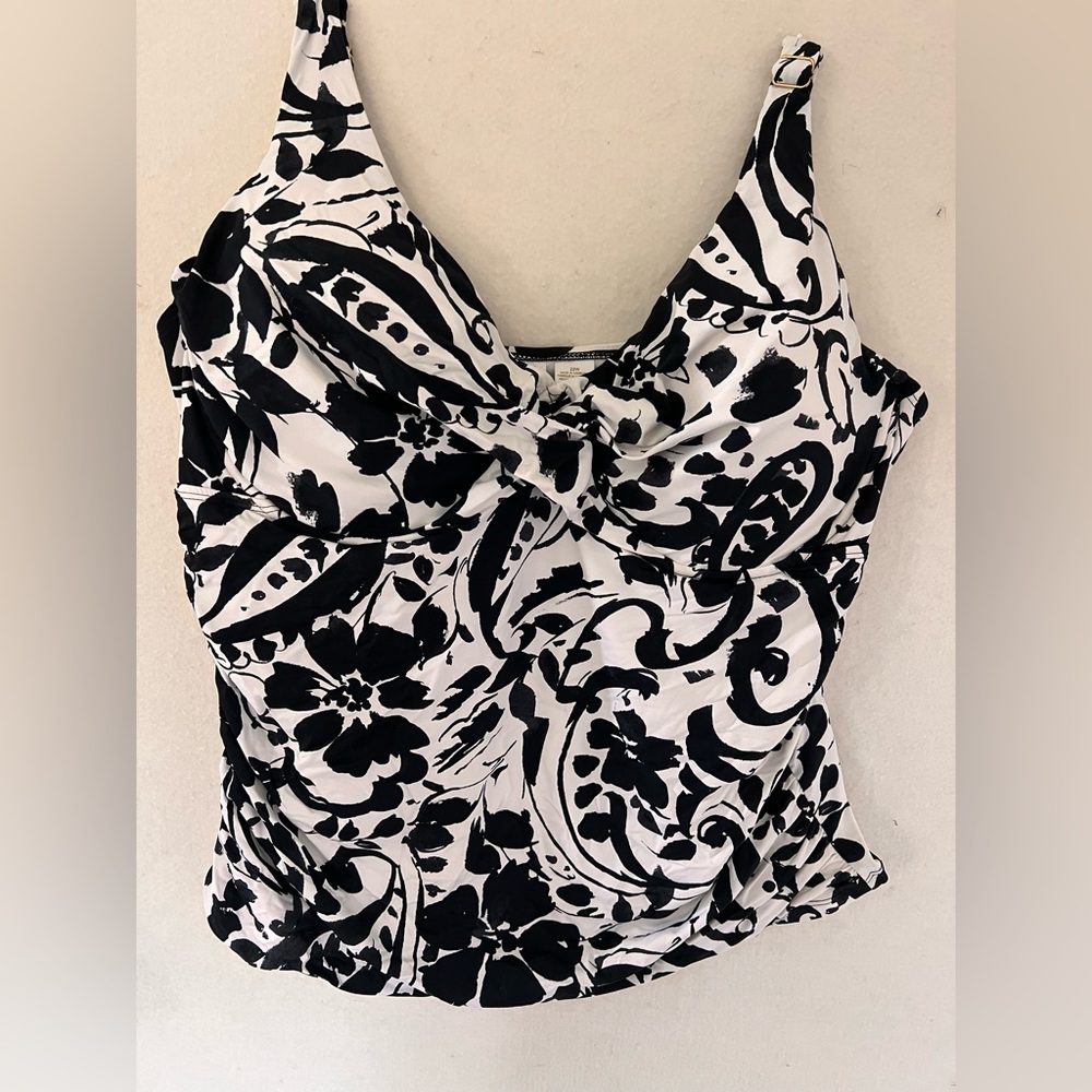 Twist Front Underwire Tankini Swim Top